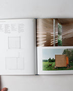 In The Midst Of Bavaria: Regional Architecture & Identity / Mitten In Bayern: Regionale Architektur Und Identitat