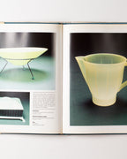 Plastics: Common Objects Classic Designs (with A Collector's Guide)