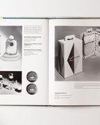 Plastics: Common Objects Classic Designs (with A Collector's Guide)